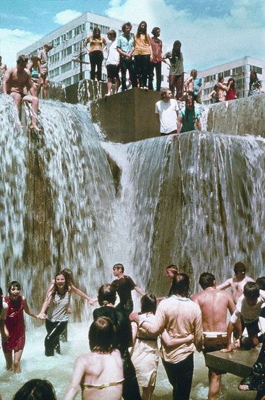 The Forecourt Fountain - by landscape architect Lawrence Halprin - OregonLive House Garden Landscape, Eden Design, Portland Travel, Selling Your Home, Fountains Outdoor, Garden Landscape, Public Spaces, Architecture Portfolio, House Garden