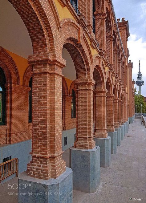 Brick Pillars, Brick Columns, Architecture Blueprints, Brick Works, Brick Detail, Brick Arch, Brick Art, Brick Construction, Classic House Exterior