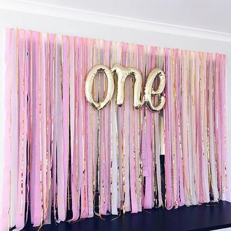 10 Easy Party Backdrop DIY Ideas – Page 8 of 12 – My List of Lists Backdrop Diy Ideas, Easy Party Backdrop, Diy Streamers, Streamer Backdrop, Backdrop Diy, Diy Event, Diy Backdrop, Party Backdrop, 1st Birthdays