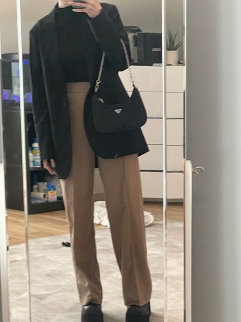 Black Blazer Brown Pants, Brown Formal Pants Outfit, Blazer Korean Style, Black Prada Bag, Flares Outfit, Slacks Outfit, Brown Pants Outfit, Black Blazer Outfit, Brown Slacks