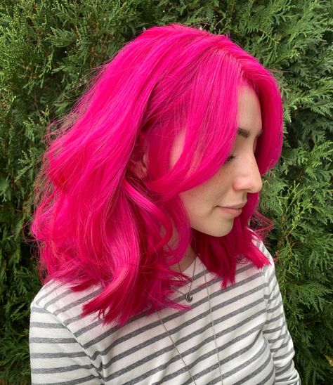 Neon Pink Hair Dye, Pink Hair Vibrant, Hot Pink Hair Ombre, Hot Pink Hair Dye Ideas, Pink Hair Neon, Short Bright Pink Hair, Hot Pink Dyed Hair, Electric Pink Hair, Vivid Pink Hair