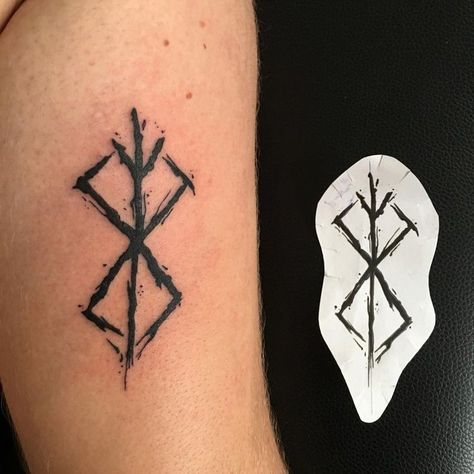 Berserker Symbol, Berserk Tattoo Design, Berserk Tattoo Ideas, Berserker Tattoo, Berserk Tattoo, Tatuagem Masculina Pequena, Symbol Tattoo, Strength Tattoo, Nordic Tattoo