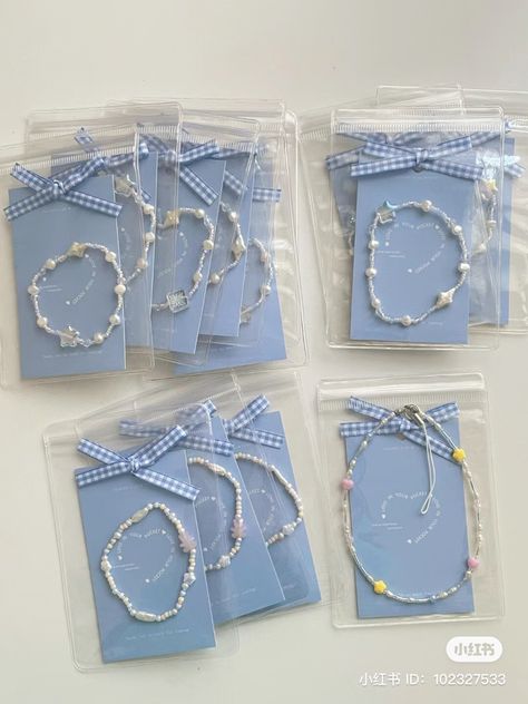 Bracelet Package Ideas, Beaded Jewelry Packaging Ideas, Bracelet Business Packaging, Beads Packaging Ideas, Necklace Packaging Ideas, Bracelet Packaging Ideas Diy, 세련된 명함, Jewelry Packaging Design, Pola Manik