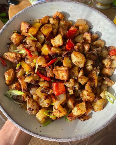 Halloumi Curry, Potato Loaded, Parmentier Potatoes, Mob Kitchen, Chinese Five Spice Powder, Chinese Takeaway, Green Curry Paste, Vegetarian Curry, Vegetable Puree