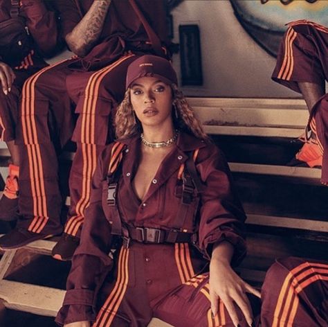 Beyonce Coachella, Adidas Ivy Park, Queen Bee Beyonce, Beyonce Outfits, Beyonce Knowles Carter, Beyonce Style, Beyoncé Giselle Knowles-carter, Beyoncé Giselle Knowles, Beyonce And Jay Z