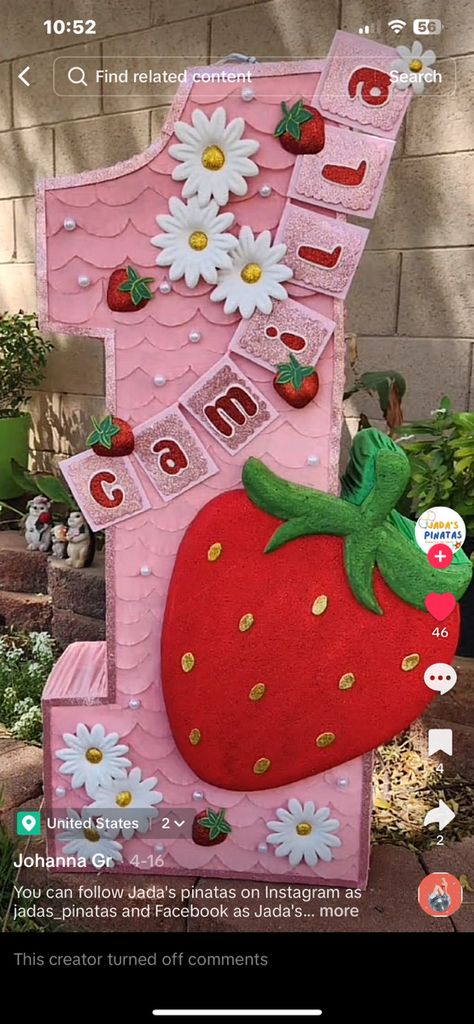 Strawberry Shortcake Theme Party Ideas, Nina Fresa Birthday Party, Berry First Birthday Pinata, Strawberry Shortcake Pinata, Strawberry Shortcake Centerpieces Ideas, Strawberry Shortcake Birthday Party Decorations, Berry First Birthday Ideas, Strawberry Shortcake Theme Birthday, Strawberry Piñata