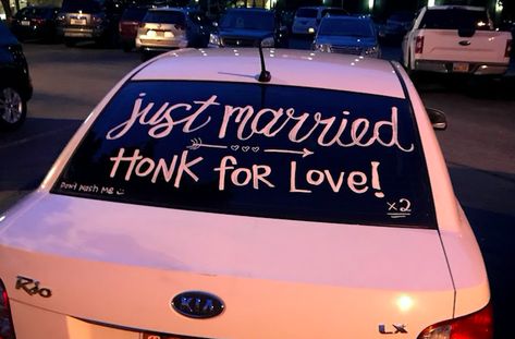 Just Got Married Car Ideas, Just Married Venmo On Car, Just Married Car Ideas, Just Hitched Car, Just Married Car Decorations Diy, Just Married Car Decorations, Sister Marriage, Car Window Paint, Just Married Car Window Paint