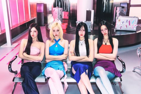 aespa is getting ready to make their Japan debut and released more teaser photos for the first Japanese single 'Hot Mess.'On June 12 at mi… Aespa Members, Ningning Winter, Giselle Ningning, Karina Giselle, Aespa Karina, Hot Mess, Black Mamba, Kpop Girl Groups, News Songs