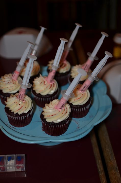 Midwifery Graduation Party, Cupcakes With Syringes, Botox Parties Ideas Food, Syringe Cupcakes, Pharmacy Cupcakes, Medical School Graduation Cake, Pharmacy School Graduation Party, Medical School Graduation Party Ideas, Nursing Graduation Cakes