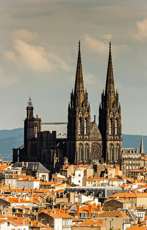 French Cathedrals, European City Breaks, Gothic Cathedrals, Gothic Cathedral, Cathedral Architecture, Sacred Architecture, Religious Architecture, Cathedral Church, Sacred Places