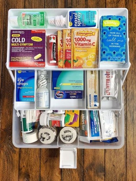 College Dorm First Aid Kit Ideas, Med Kit For College, Gifts For First Apartment College Students, College First Aid Kit Diy, College Dorm First Aid Kit, Dorm Toiletries List, College Emergency Kit Gift, Medicine List For College, College Medical Kit