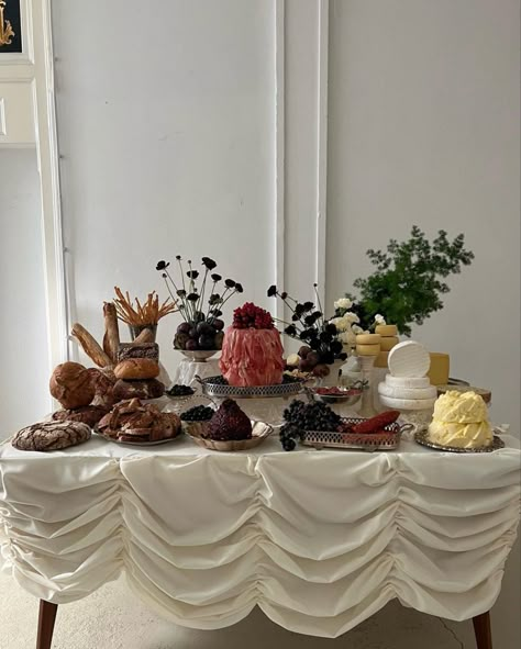 Diy Cake Table, French Dessert Table, Lace Tablescape, French Tablescape, Dessert Table Ideas Wedding, Wedding Appetizer Table, Ruffle Tablecloth, Elegant Buffet, Catering Decor