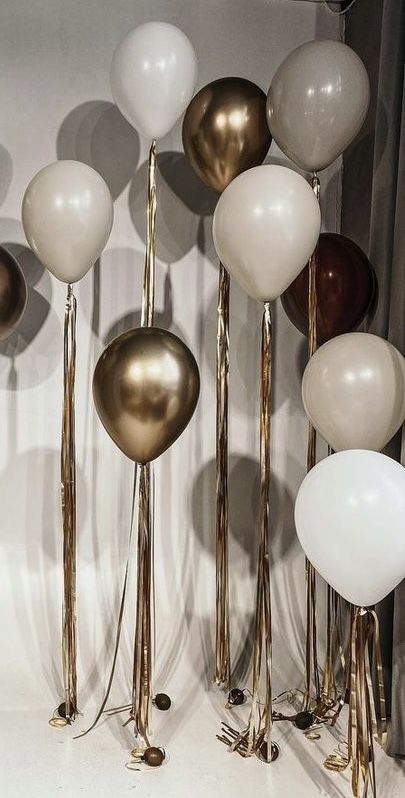 30th Bday Balloons, Bday Party Color Schemes, Art Deco Birthday Party, Solid Gold Party Theme, Bronze Party Decor, Silver And Gold Party Decor, 60 Birthday Balloons, Elegant Birthday Themes For Women, Gold And Silver Theme Party