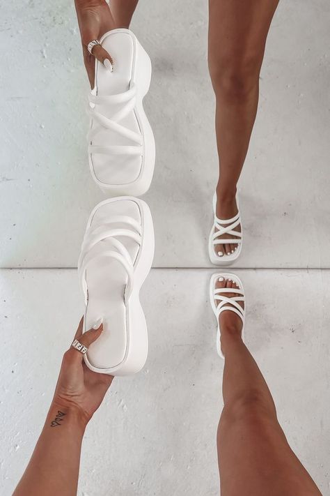 Comfy Going Out Shoes, Cute Shoes Outfits, Cute Platform Heels, All White Outfit Casual, Cute Everyday Shoes, Shoes For Dresses, Platform Slides Outfit, Summer Shoes Aesthetic, Shoes With Dresses