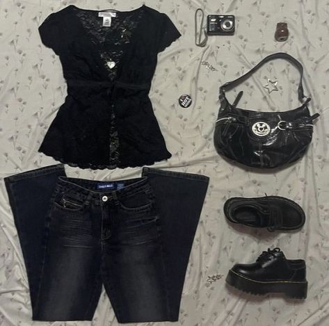 #outfits #outfitideas #style Coquette Outfit Aesthetic, Coquette Outfit, Dark Coquette, Downtown Outfits, 2000s Fashion Outfits, Aesthetic Vibes, Bella Swan, Elena Gilbert, Cute Fit