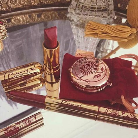 #besamecosmetics  #vintagecosmetics #vintagemakeup I adore them all #vintage #makeup is it a sin to want beautiful things in your life  @besamecosmetics Vintage Makeup Products, Vintage Makeup Vanities, Vintage Parfum, Besame Cosmetics, Makeup Package, Makeup Aesthetic, Lipstick Case, Vintage Cosmetics, Vintage Makeup