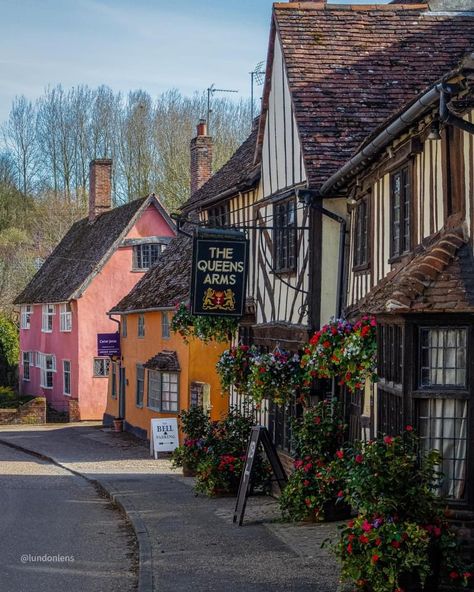 Suffolk House, Suffolk Cottage, Photography Account, England Aesthetic, Suffolk England, Medieval England, British Pub, Beautiful Places To Live, Great Yarmouth