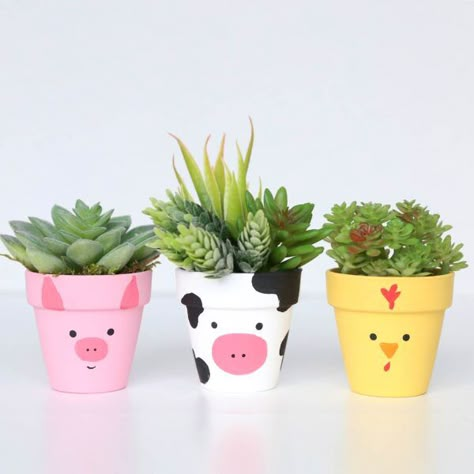 Decorative Pots For Plants, Cute Painted Terra Cotta Pots, Planter Pots Painting Ideas, Cute Pot Ideas, Cute Painted Plant Pots, Painting Flower Pots Ideas For Kids, Cute Painted Flower Pots, Mushroom Pot Painting, Paint Plant Pot Ideas