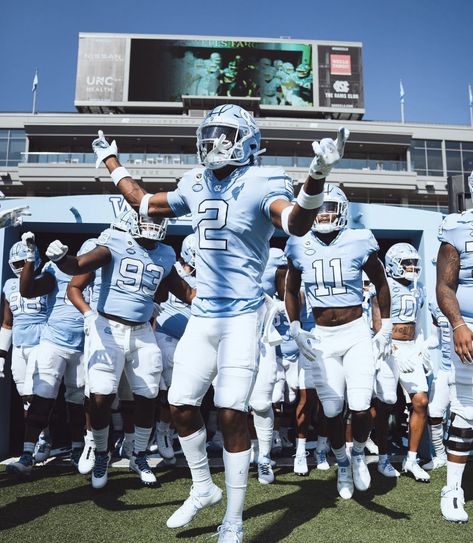 Unc Football Game Outfit, College Football Wallpaper, North Carolina Tar Heels Wallpaper, Heels Wallpaper, North Carolina Football, American Football Cleats, Tar Heels Football, Drip Ideas, College Football Uniforms