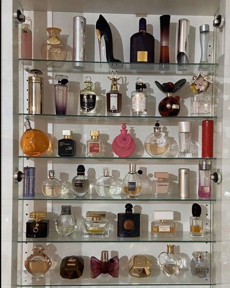 Fragrance De Flor on Instagram: “unboxing Maison Margiela’s At the Barber Shop #unboxing #fragrance #fragrancelover #fragrancereview #voiceover #fragranceformen” How To Organize Perfumes On Dresser, Collection Display Shelves, Casa Aesthetic, Perfume Collection Display, Profumo Victoria Secret, Future Bedroom Ideas, Koleksi Parfum, Perfume Organizer, Perfume Aesthetic