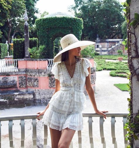 Sophia Core Aesthetic, Southern Belle Outfit, Napa Outfit, Spain Style, France Outfits, Clothing Wishlist, Castle Aesthetic, Beautiful Days, Little White Dress