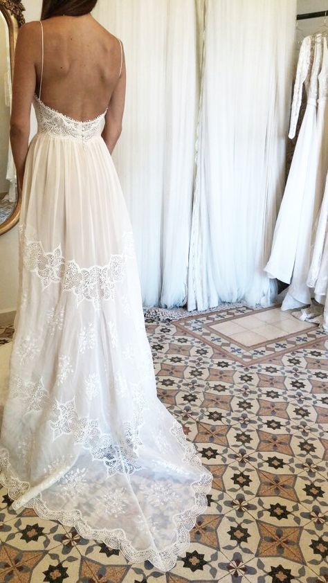 Blessing Ceremony, Weddings Dresses, Classy Gowns, White Bridal Dresses, Dream Future, White Bride, Lace Wedding Dress Vintage, Bridal Shower Dress, Wedding Vintage