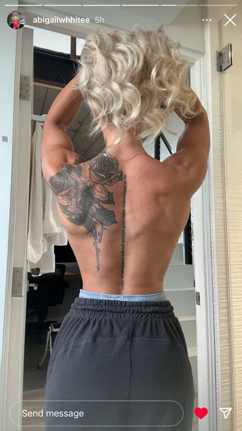 Buff Women With Tattoos, Bodybuilder With Tattoo, Broad Back Women, Masculine Women Tattoos, Andro Aesthetic, Buff Blonde Woman, Gym Tattoos Women, Muscles Aesthetic, Lean Woman