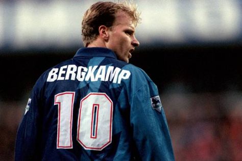 Dennis Bergkamp Arsenal Pictures, Dennis Bergkamp, Arsenal Shirt, Sporting Legends, Football Is Life, London Clubs, Kids Soccer, Vintage Football, Arsenal Fc