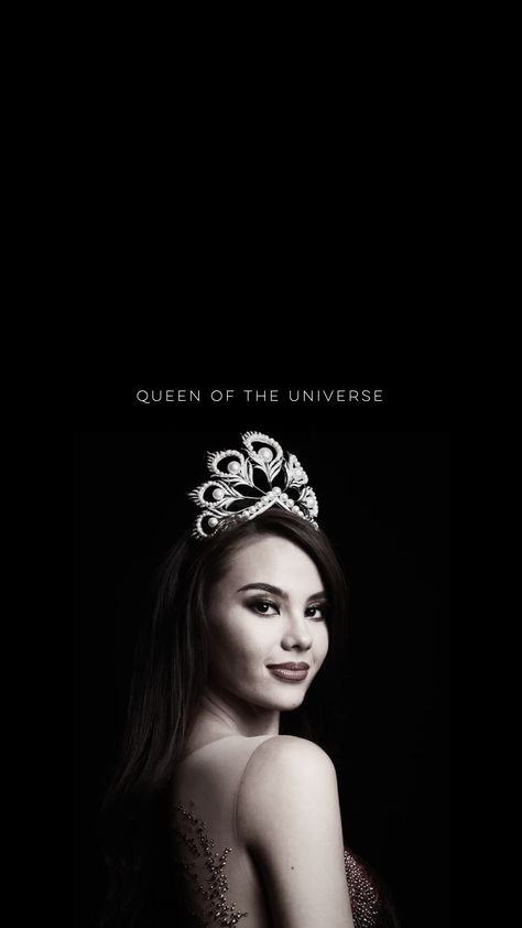 Catriona Gray iPhone Wallpaper 😍😍 Pageant Aesthetic Wallpaper, Catriona Gray Aesthetic, Catriona Gray Wallpaper, Crown Aesthetic Wallpaper, Gray Iphone Wallpaper, Philippines Wallpaper, Pageant Aesthetic, Miss Universe Dresses, Miss Universe Gowns