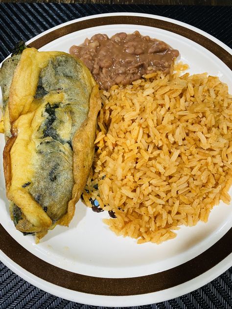 👩‍🍳CHILE POBLANO 🌶️ARROZ 🍚 Chile Poblano, Freezable Meals, Mexican Snacks, Mexican Breakfast Recipes, Mexico Food, Hispanic Food, Food Babe, Food Therapy, Healthy Food Motivation