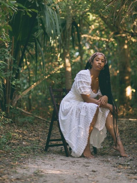 Nature Shoot Black Women, Photo Shoot Ideas Black Women Outdoor, Black Femininity Photoshoot, Pictures In Nature Photo Ideas, Natural Woman Photoshoot, Photo Shoot In Nature, Nature Shoot Ideas, Earthy Photoshoot Black Women, Photoshoot Concept Outdoor