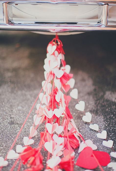 just-married-car-heart-garlands Wedding Getaway Car, Just Married Car, Red Wedding Decorations, Wedding Car Decorations, Wedding Lookbook, Valentine Wedding, Valentines Day Weddings, Elopement Inspiration, Heart Wedding