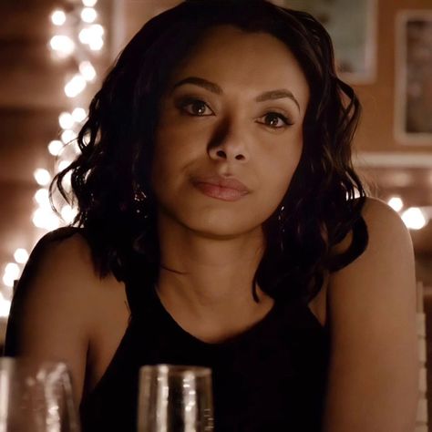 Kat Graham Icons, Bennett Pfp, Tvd Women, Tvd Bonnie, Bonnie Vampire Diaries, Tvdu Characters, Cute Monkey Pictures, Bonnie Bennet, Witch Powers