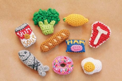 Twinkie Chan, Canned Ham, Crochet Food, Easter Weekend, Play Food, Glue Crafts, Easy Knitting, Crochet For Kids, Refrigerator Magnets