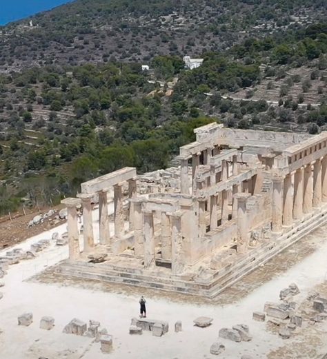 Not the Acropolis, but Temple of Aphia, 📍Egina, Greece 🇬🇷 * * * * #travel #holiday #foryou #viral #fyp #cheapholiday #budgetholiday #photography #luxurytravel #beautifulview #scenery #nature #creation #traveldestination #destinations #travelworld Egina Greece, The Acropolis, Cheap Holiday, Scenery Nature, Acropolis, Greece Travel, Luxury Travel, Beautiful Views, Travel Destinations