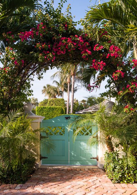 Sciame Homes Palm Beach Decor, Palm Beach Style, House Of Turquoise, Beach Home Decor, Casas Coloniales, Front Gates, Decoration Inspiration, Tropical Landscaping, Island Home