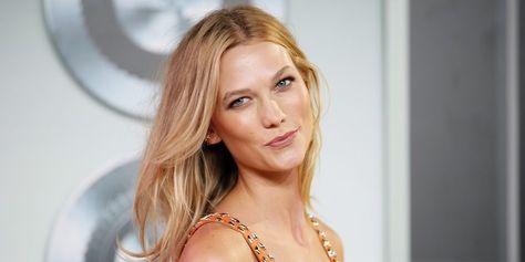 This is how Karlie maintains her flawless figure. #KarlieKloss #Diet #HealthyEating #Workouts #Exercise Karli Kloss, Celebrity Diets, Ballet Academy, Natural Fat Burners, Prima Ballerina, Elite Daily, Diet And Exercise, Diet Guide, Karlie Kloss