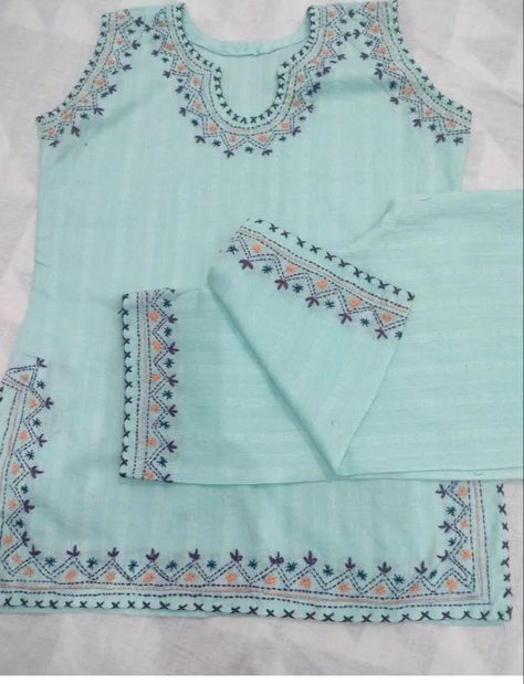 Cotton Kurti Embroidery Designs, Hand Embroidery Designs For Suits, Embroidery Designs For Kurtis, Easy Dress Sewing Patterns, Neck Designs For Suits, Embroidery On Kurtis, Trendy Shirt Designs, Kurti Embroidery Design, Baby Dress Design