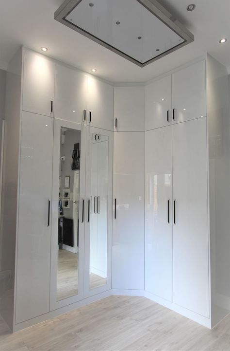 L Wardrobe, Dressing L Shape, L Shape Closet Design Small Spaces, L Wardrobe Design, L Shape Cupboard Bedroom, L Closet Design, L Shape Dressing Room, Kitchen Cupboard Design, L Shaped Wardrobe