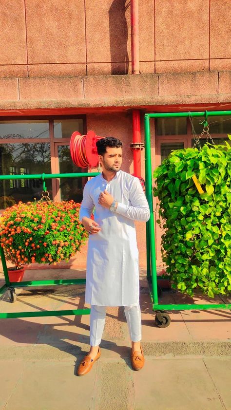 How to wear a white kurta mens fashion Follow me on insta for more content _akky_chaudhary White Kurta Outfit, Kurta Pajama Men Punjabi, White Kurta Men, Kurta Outfit, Kurta Pajama Men, Kurta Men, Indian Kurta, White Kurta, Couple Selfies