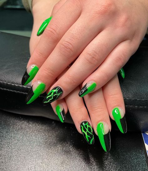 Shego Nails Design, Shego Nail Design, Shego Inspired Nails, Kim Possible Nails, Green Slime Nails, Shego Nails, Shrek Nails, Shego Halloween Costume, Shego Costume