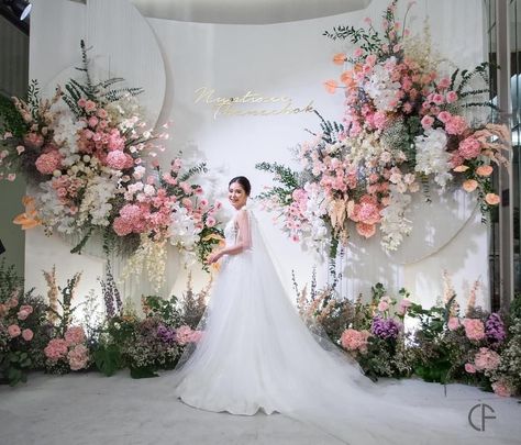 Wedding flower backdrop