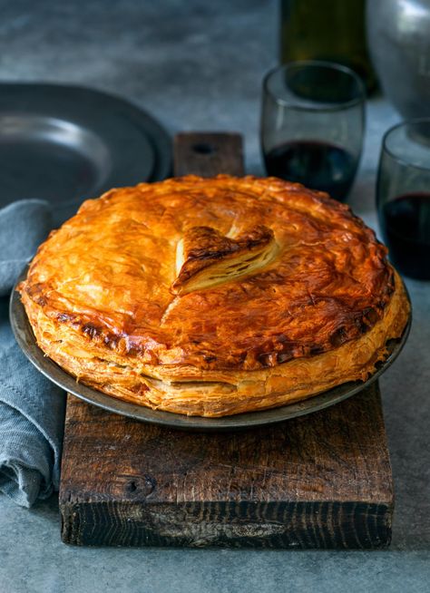 Lamb Shank Pie, Lamb Pies Recipes, Dish Magazine, Lamb Pie, Beef Pie, Pub Grub, Savoury Pies, British Cooking, Lamb Shank