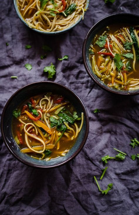 Manchow Soup Photography, Chinese Vegetable Soup, Veg Manchow Soup, Soup Photography, Manchow Soup, Ginger Green Beans, Chinese Vegetables, Onion Vegetable, Hot And Sour Soup