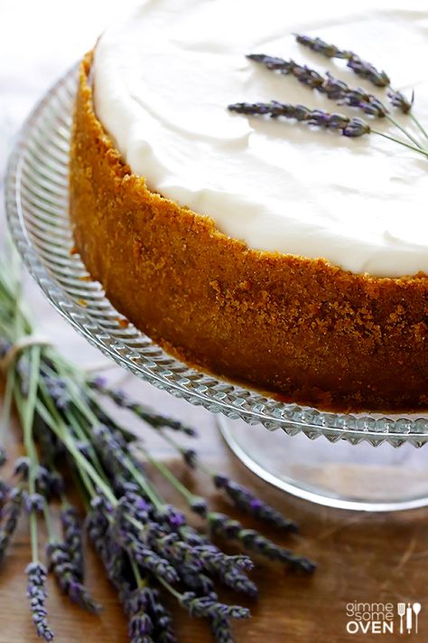 Lavender Cheesecake via @Ali Ebright (Gimme Some Oven) Imbolc Recipes, Lavender Cheesecake, Lavender Recipes, Nutella Brownies, Fresh Lavender, Gimme Some Oven, Best Cheesecake, Mary Berry, Grey Tea