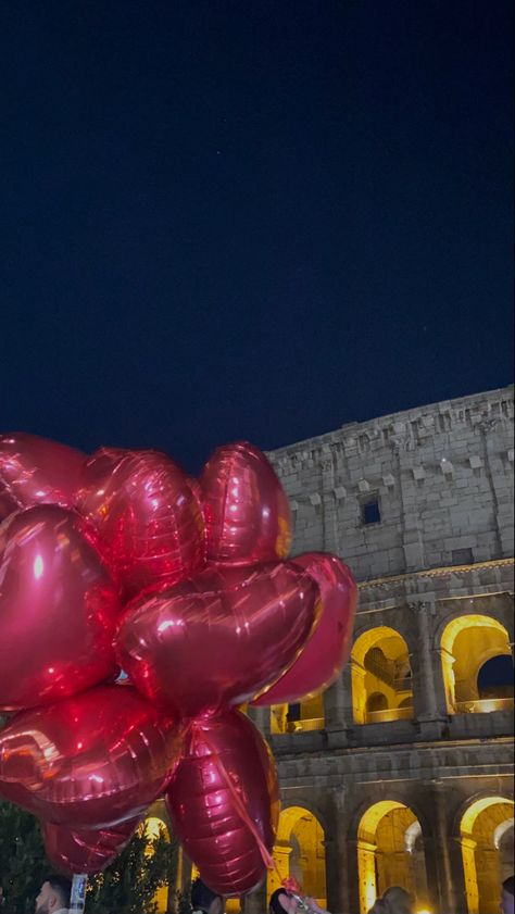 rome at night, heart balloons, love, night, colosseum, italy, vibes, love story, couple Rome Couple Aesthetic, Rome Couple, Birthday In Italy, Colosseum Italy, Rome At Night, Night Heart, Dream Birthday, Italy Vibes, Love Night