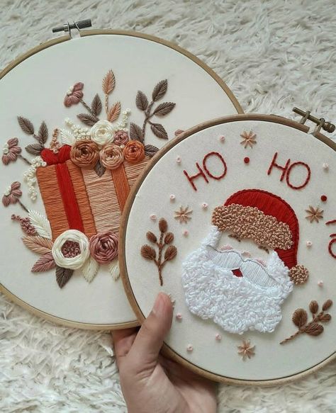 Christmas Motifs Ideas, Embroidery Santa Claus, Christmas Hand Embroidery Patterns Xmas, Punch Needle Christmas Patterns, Embroidery To Sell, Christmas Embroidery Ideas, Santa Embroidery, Christmas Hand Embroidery, Needlework Christmas