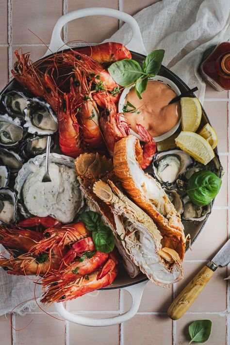 A seafood platter is the pinnacle of many festive gatherings. Filled with fresh seafood, simply prepared it's the ultimate share plate. Cold Seafood Platter, Fresh Seafood Platter, Wife Recipes, Bbq Seafood, Grilled Scallops, Salad Inspiration, Seafood Gumbo, Seafood Platter, Family Friendly Dinners