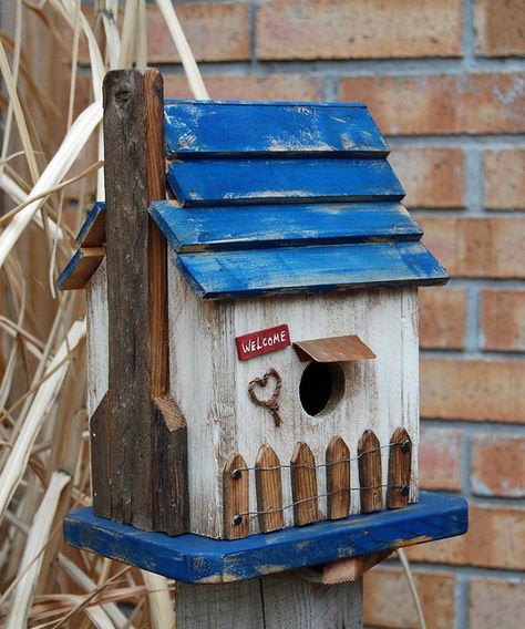 Cool Bird Houses, Birdhouses Bird Feeders, Bird Houses Ideas Diy, Beautiful Birdhouses, Birdhouses Rustic, Garden Birdhouses, Bird House Feeder, Bird House Plans, Butterfly Houses