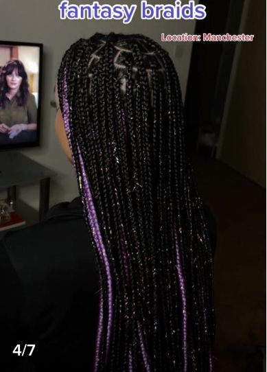 Cute Hair Styles Braids Black, Knotless Box Braid With Beads, Fantasy Braids Black Hair, Half Dyed Braids, Fansty Box Braids, Purple Peekaboo Highlights Braids, Purple Peekaboo Goddess Braids, Black Braids With Purple Highlights, Peakaboobraids Purple And Black